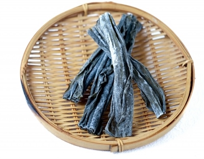 Kombu (any kelp of genus Laminaria)
