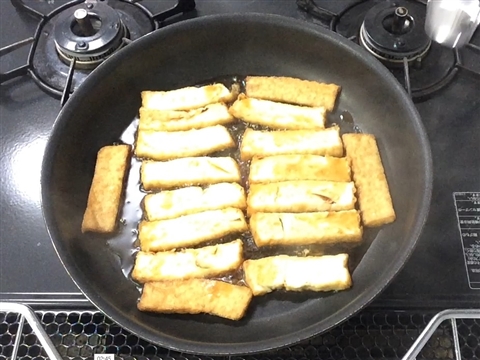 Fried tofu with noodle soup